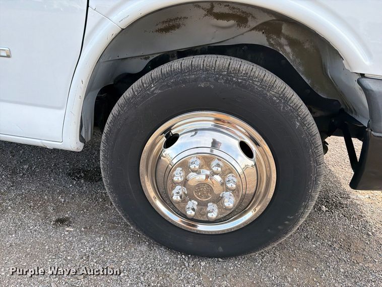 image for item FB5205 2016 Chevrolet Express 4500 box truck