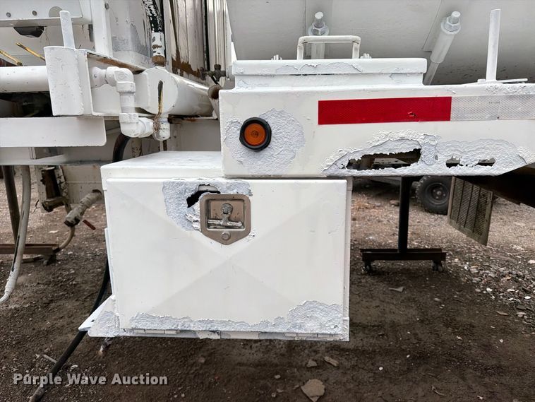 image for item FB5211 Patts Fabrication oil acidizing tank bed