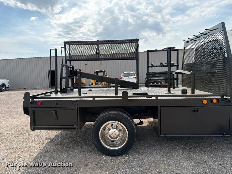 image for item FB5214 2008 Chevrolet C4500 Crew Cab flatbed truck