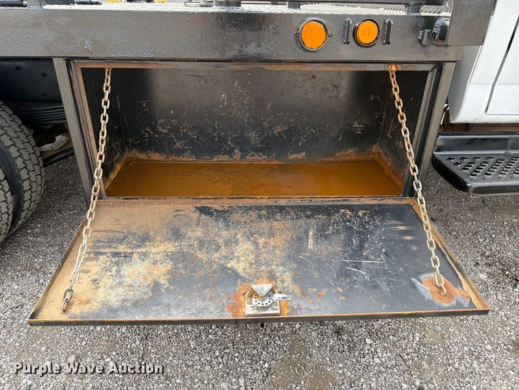 image for item FB5214 2008 Chevrolet C4500 Crew Cab flatbed truck