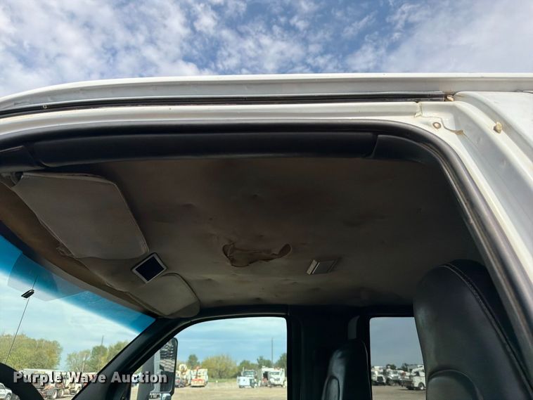 image for item FB5214 2008 Chevrolet C4500 Crew Cab flatbed truck