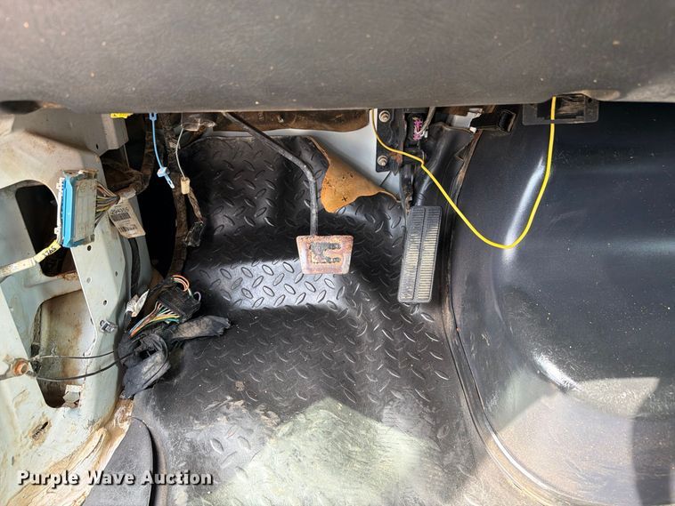 image for item FB5214 2008 Chevrolet C4500 Crew Cab flatbed truck