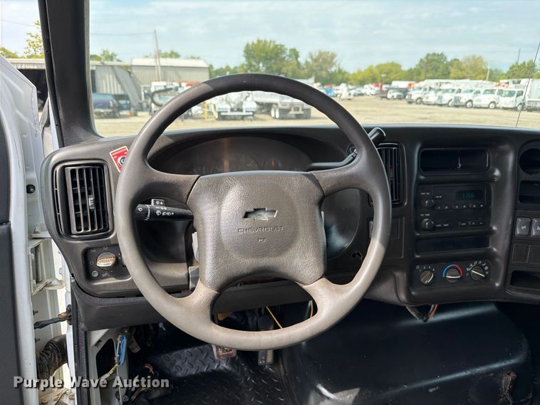 image for item FB5214 2008 Chevrolet C4500 Crew Cab flatbed truck