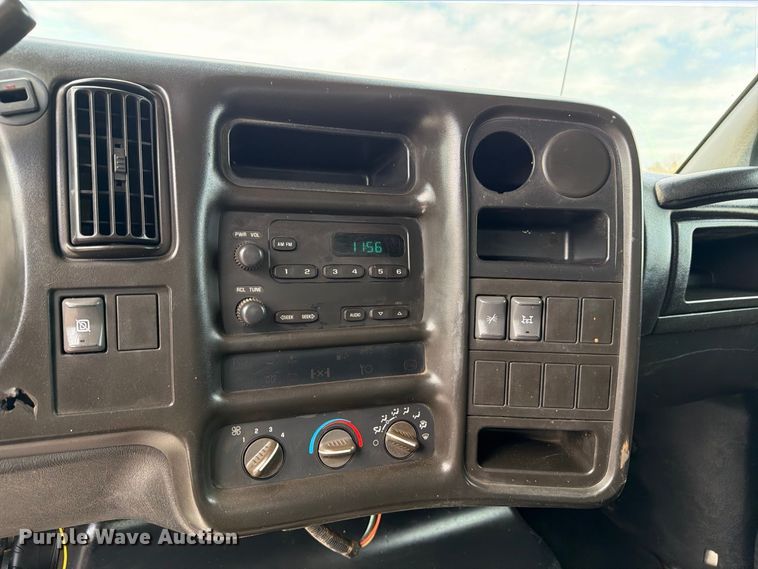 image for item FB5214 2008 Chevrolet C4500 Crew Cab flatbed truck
