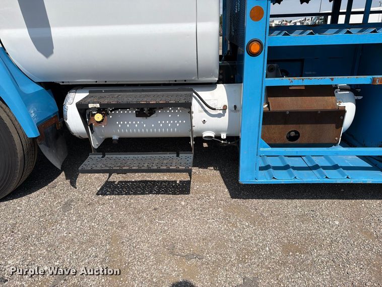 image for item FB5215 2017 Ford F-750 Super Duty flatbed truck