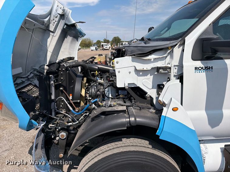 image for item FB5215 2017 Ford F-750 Super Duty flatbed truck