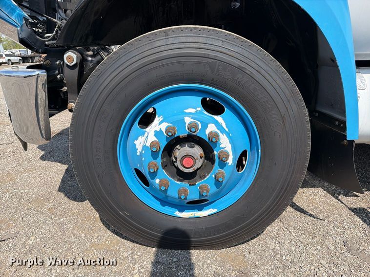 image for item FB5215 2017 Ford F-750 Super Duty flatbed truck