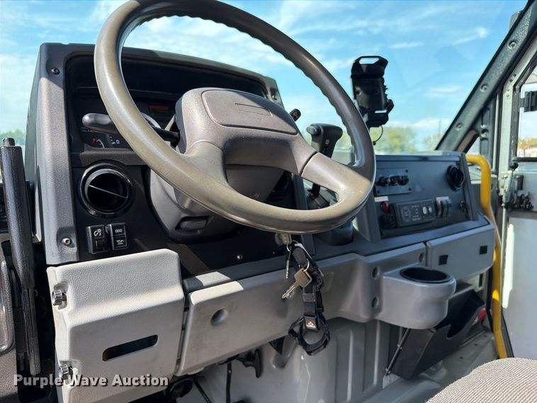 image for item FB5216 2013 Isuzu NPR HD delivery van