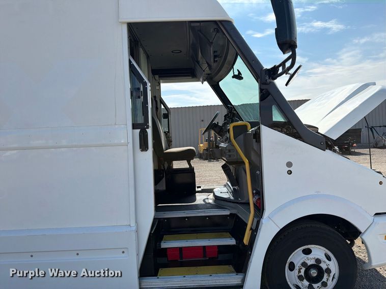 image for item FB5216 2013 Isuzu NPR HD delivery van