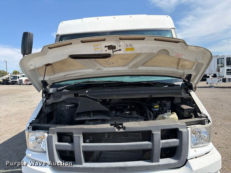 image for item FB5216 2013 Isuzu NPR HD delivery van