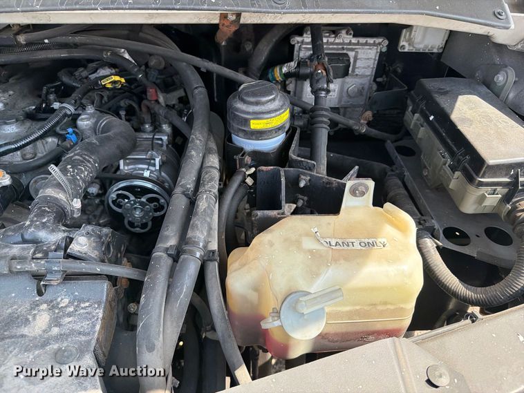 image for item FB5216 2013 Isuzu NPR HD delivery van