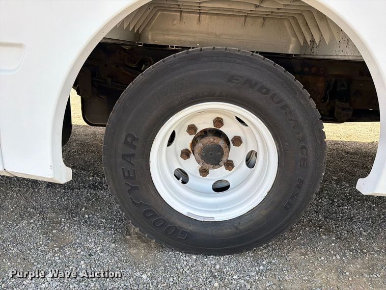 image for item FB5216 2013 Isuzu NPR HD delivery van