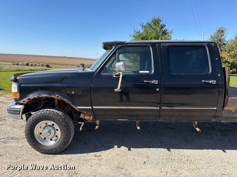 image for item FB5952 1995 Ford F350 Crew Cab flatbed pickup truck