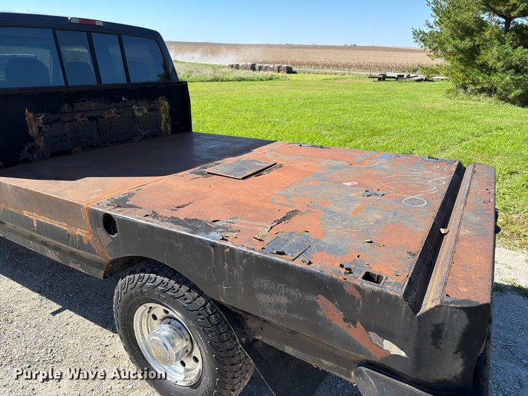 image for item FB5952 1995 Ford F350 Crew Cab flatbed pickup truck