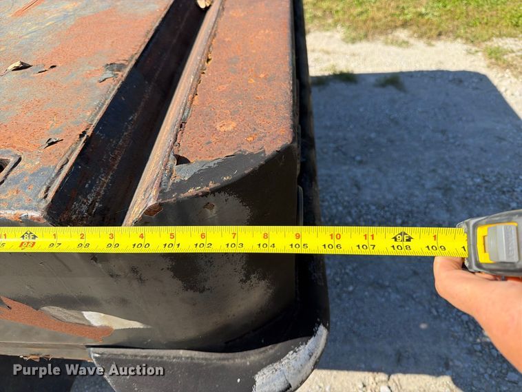 image for item FB5952 1995 Ford F350 Crew Cab flatbed pickup truck