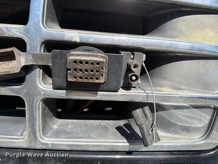 image for item FB5952 1995 Ford F350 Crew Cab flatbed pickup truck