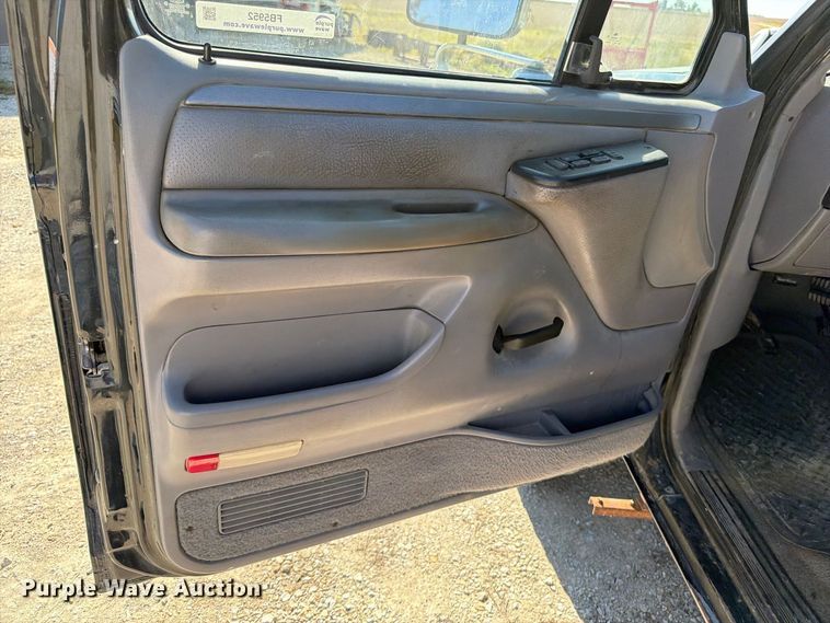 image for item FB5952 1995 Ford F350 Crew Cab flatbed pickup truck
