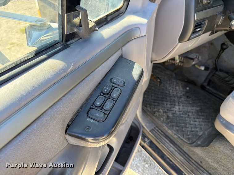 image for item FB5952 1995 Ford F350 Crew Cab flatbed pickup truck