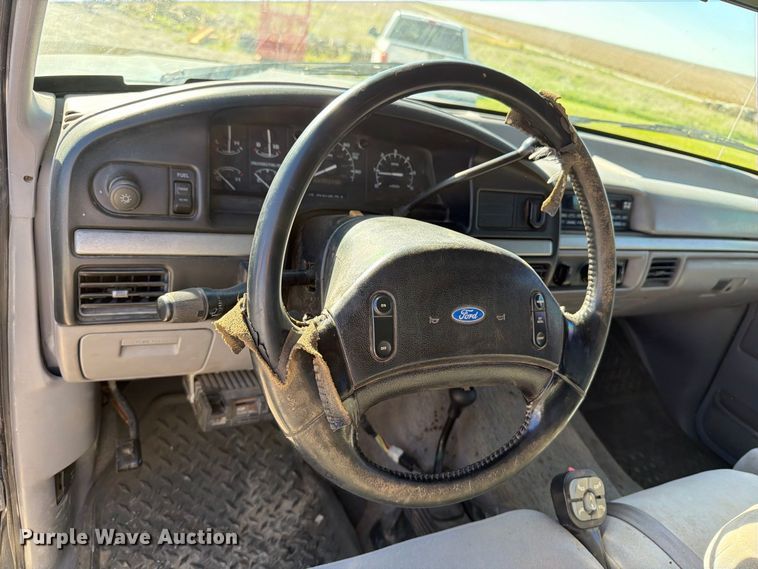 image for item FB5952 1995 Ford F350 Crew Cab flatbed pickup truck