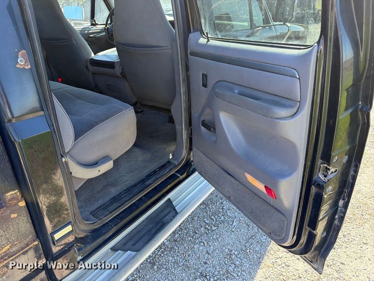 image for item FB5952 1995 Ford F350 Crew Cab flatbed pickup truck