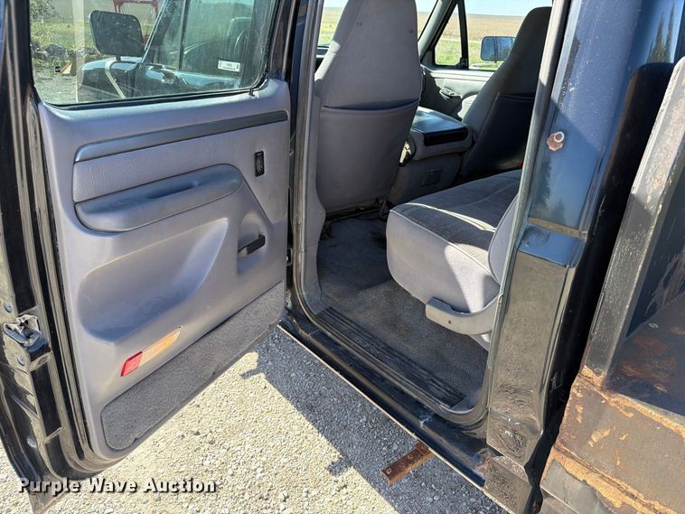 image for item FB5952 1995 Ford F350 Crew Cab flatbed pickup truck