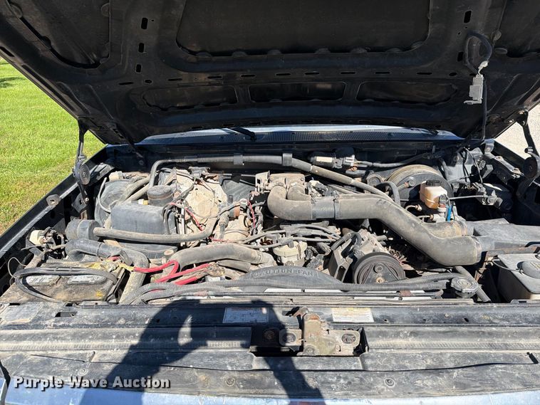 image for item FB5952 1995 Ford F350 Crew Cab flatbed pickup truck