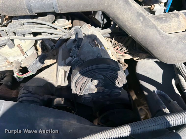 image for item FB5952 1995 Ford F350 Crew Cab flatbed pickup truck