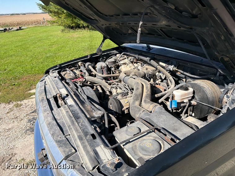 image for item FB5952 1995 Ford F350 Crew Cab flatbed pickup truck