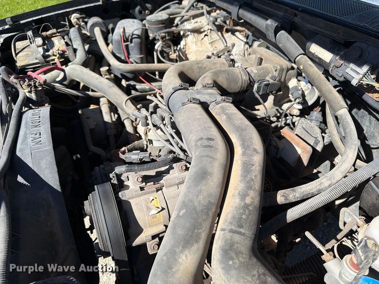 image for item FB5952 1995 Ford F350 Crew Cab flatbed pickup truck