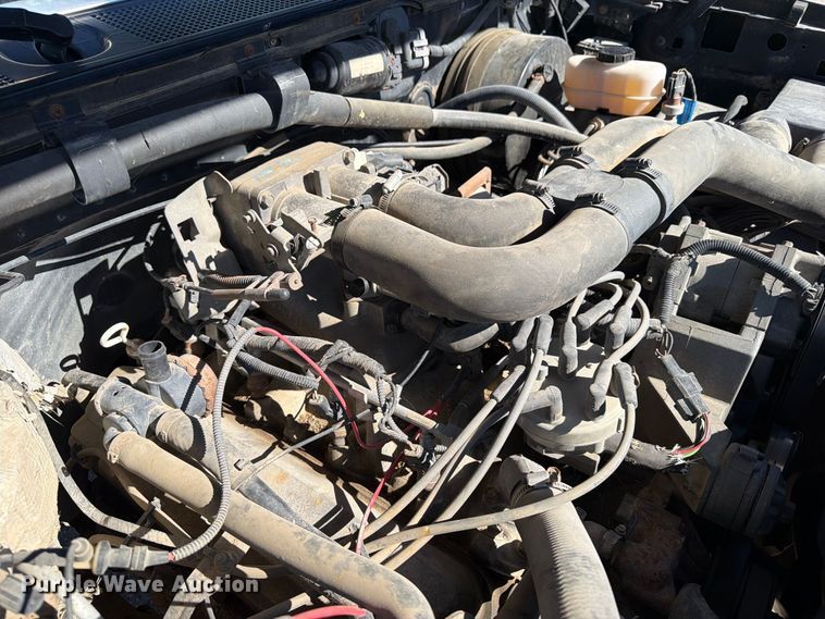 image for item FB5952 1995 Ford F350 Crew Cab flatbed pickup truck