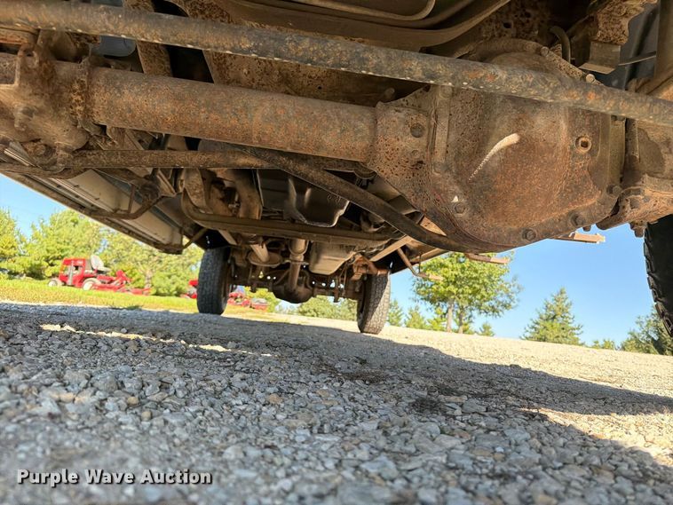 image for item FB5952 1995 Ford F350 Crew Cab flatbed pickup truck