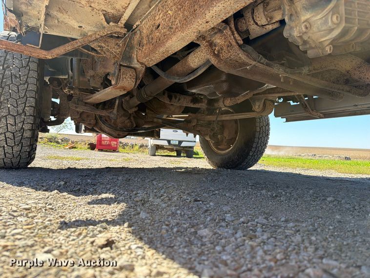 image for item FB5952 1995 Ford F350 Crew Cab flatbed pickup truck
