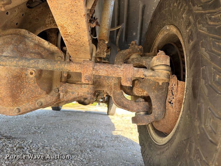 image for item FB5952 1995 Ford F350 Crew Cab flatbed pickup truck