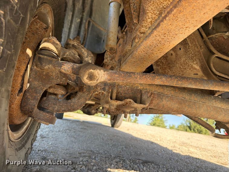 image for item FB5952 1995 Ford F350 Crew Cab flatbed pickup truck