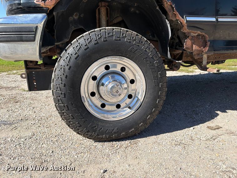 image for item FB5952 1995 Ford F350 Crew Cab flatbed pickup truck