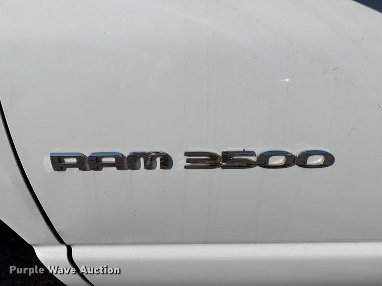image for item FB5958 2005 Dodge Ram 3500 Crew Cab pickup truck