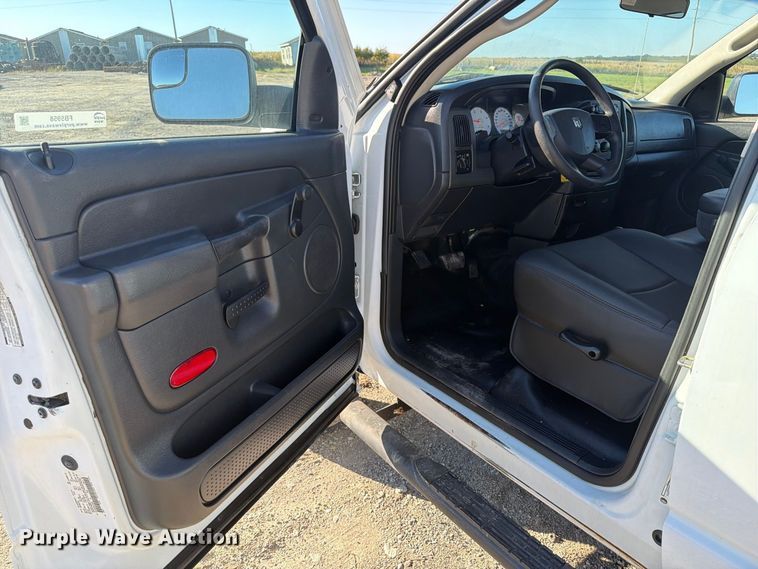 image for item FB5958 2005 Dodge Ram 3500 Crew Cab pickup truck
