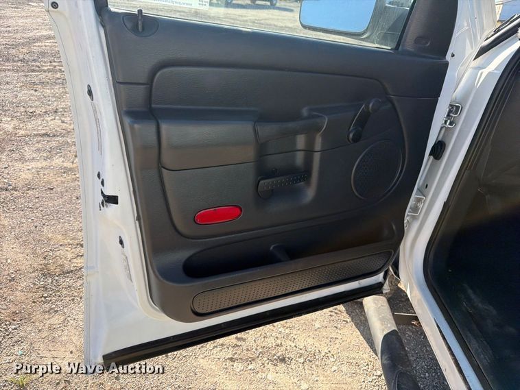 image for item FB5958 2005 Dodge Ram 3500 Crew Cab pickup truck