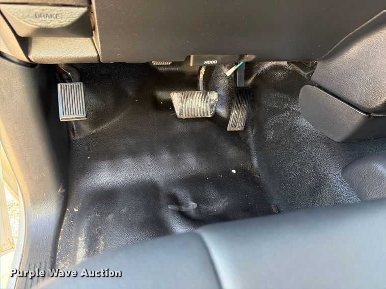 image for item FB5958 2005 Dodge Ram 3500 Crew Cab pickup truck