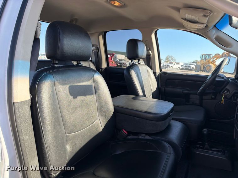 image for item FB5958 2005 Dodge Ram 3500 Crew Cab pickup truck