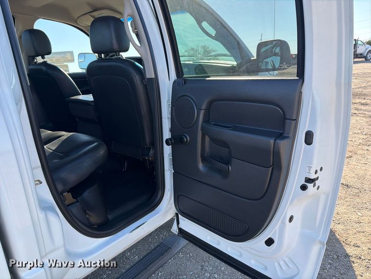 image for item FB5958 2005 Dodge Ram 3500 Crew Cab pickup truck