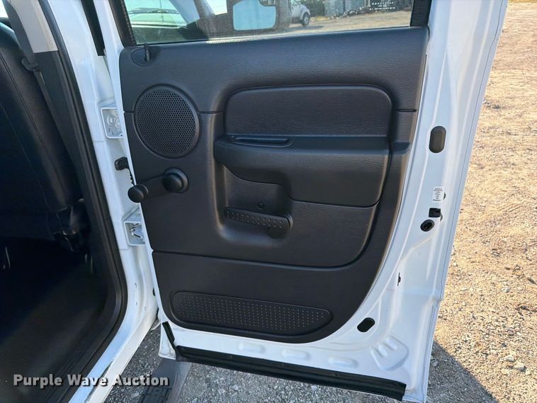 image for item FB5958 2005 Dodge Ram 3500 Crew Cab pickup truck