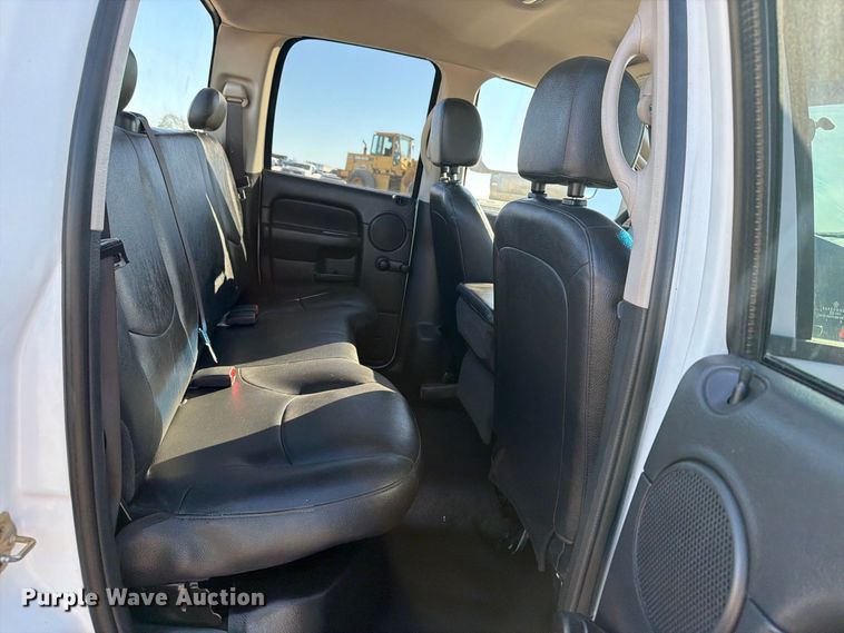 image for item FB5958 2005 Dodge Ram 3500 Crew Cab pickup truck