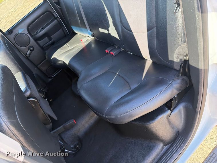 image for item FB5958 2005 Dodge Ram 3500 Crew Cab pickup truck