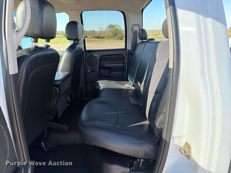 image for item FB5958 2005 Dodge Ram 3500 Crew Cab pickup truck