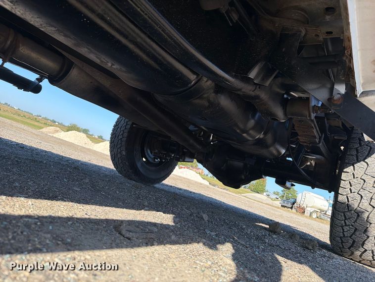 image for item FB5958 2005 Dodge Ram 3500 Crew Cab pickup truck