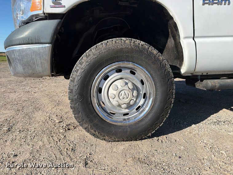 image for item FB5958 2005 Dodge Ram 3500 Crew Cab pickup truck