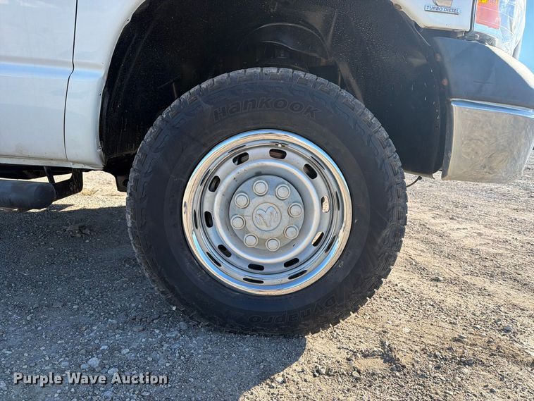 image for item FB5958 2005 Dodge Ram 3500 Crew Cab pickup truck