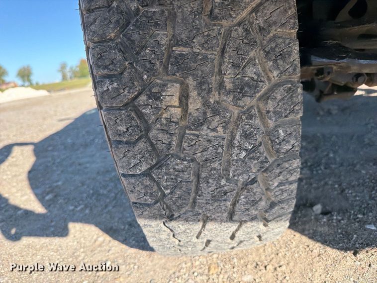 image for item FB5958 2005 Dodge Ram 3500 Crew Cab pickup truck