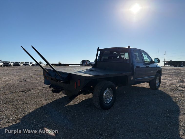 image for item FB5959 2003 Dodge Ram 3500 Crew Cab bale bed pickup truck